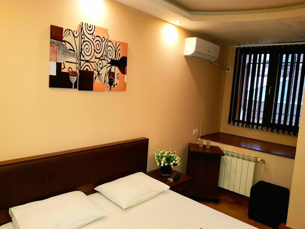 Prime Hotel Tours Jerevan Exteriör bild