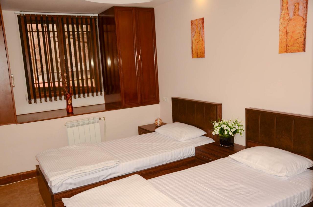 Prime Hotel Tours Jerevan Exteriör bild