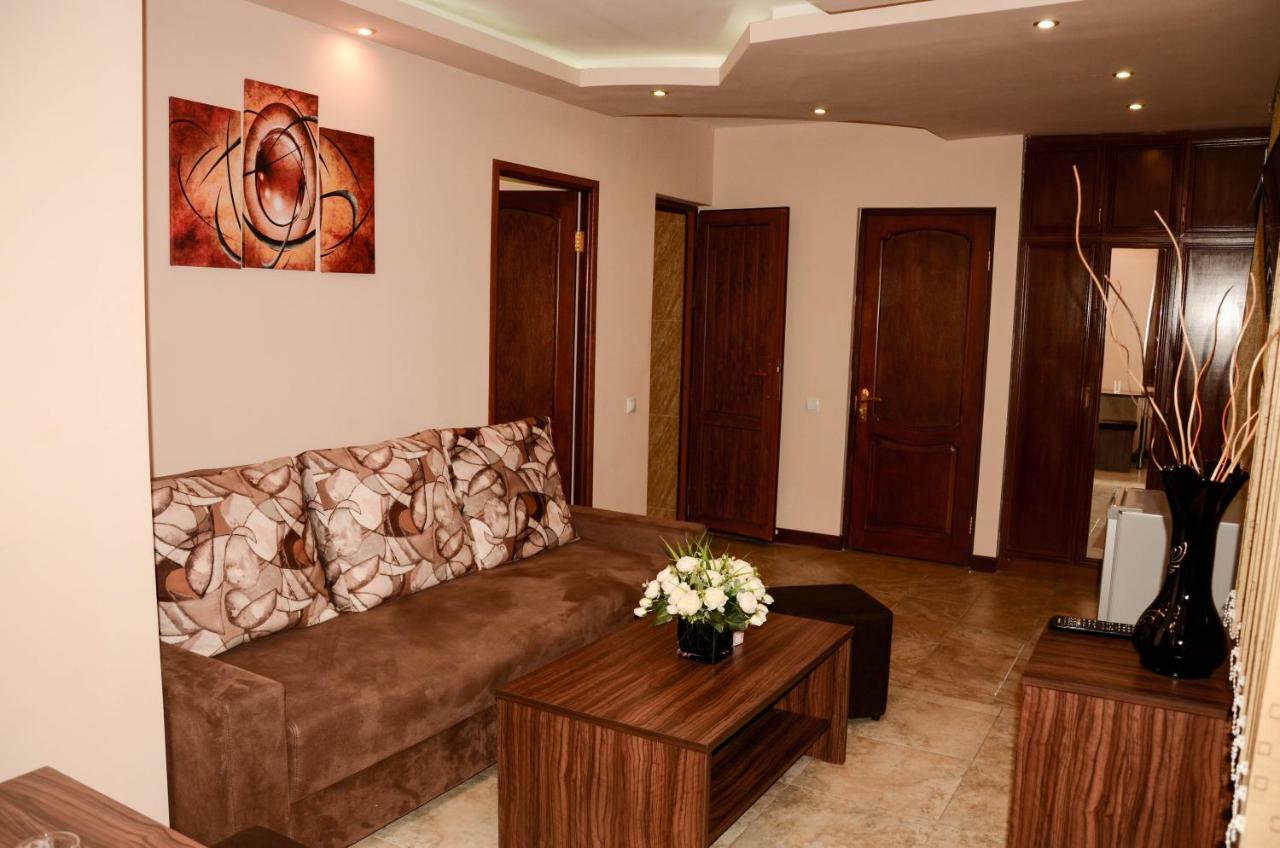 Prime Hotel Tours Jerevan Exteriör bild