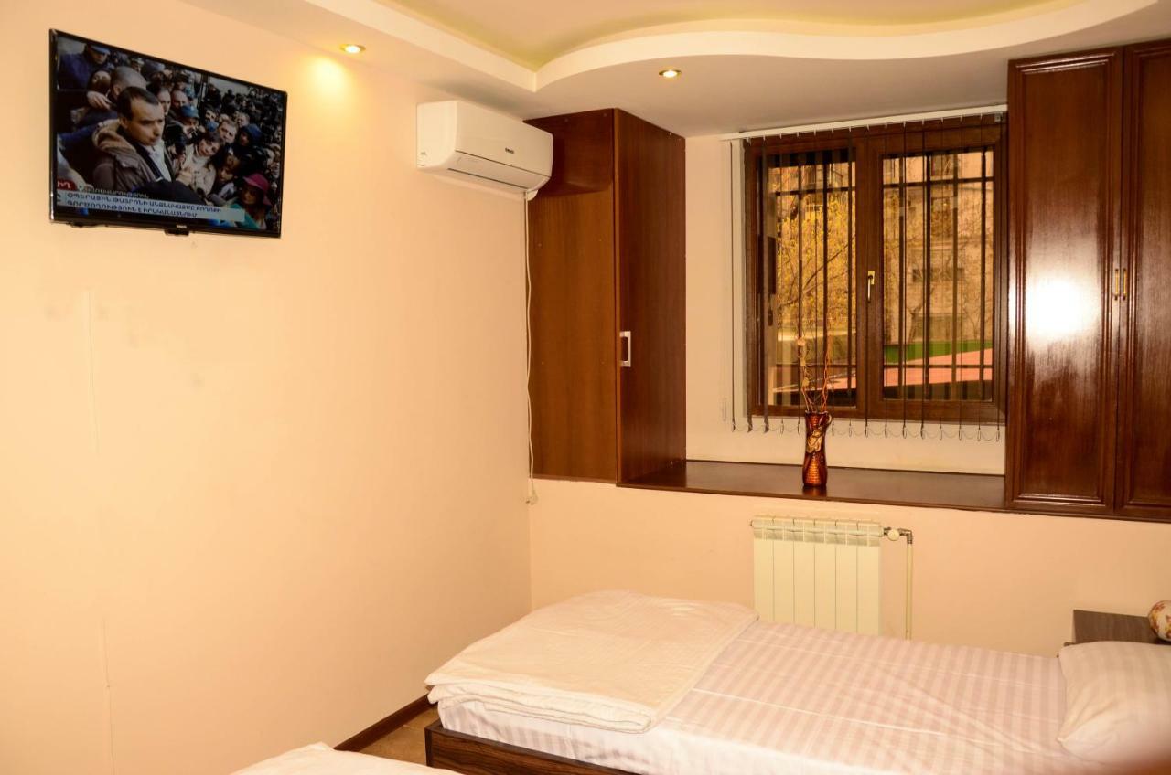 Prime Hotel Tours Jerevan Exteriör bild