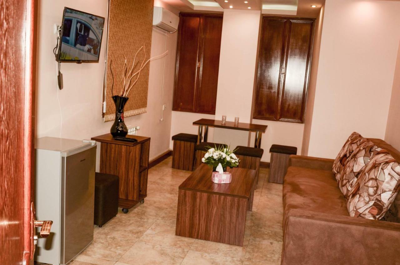 Prime Hotel Tours Jerevan Exteriör bild