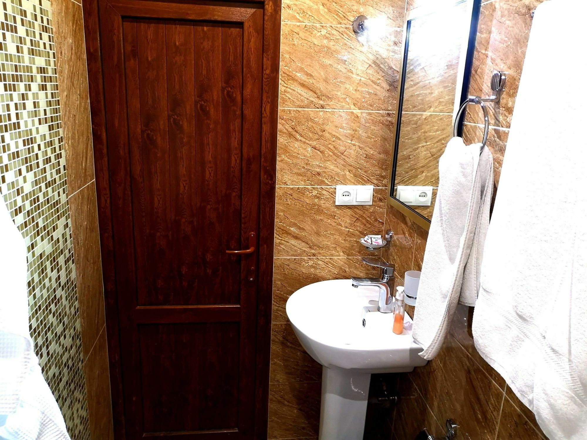 Prime Hotel Tours Jerevan Exteriör bild